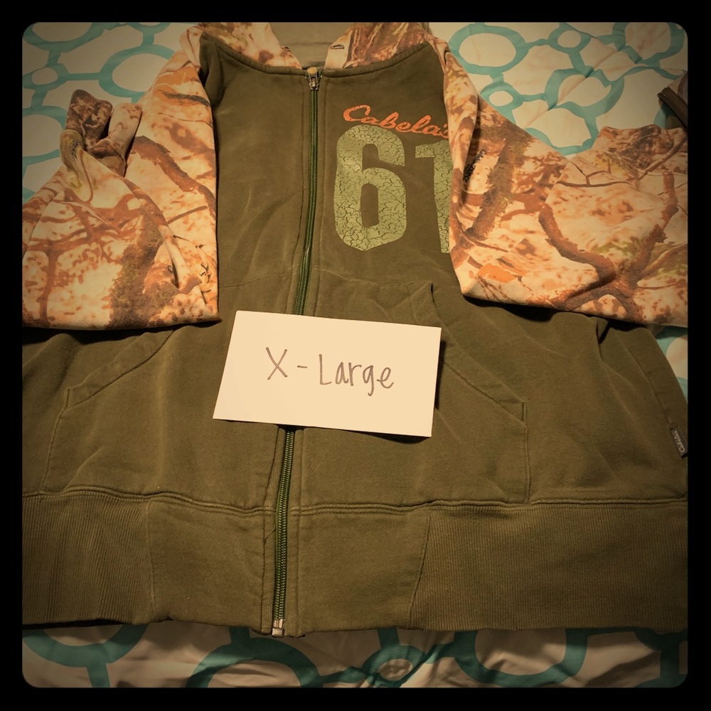 Camo ZipUp Sweater has Sweats that go together